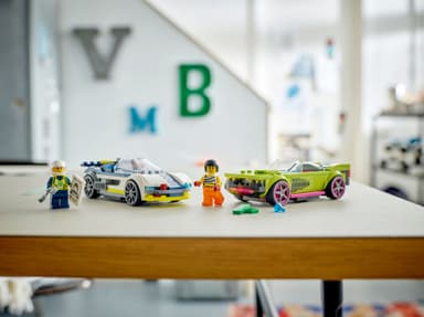 LEGO City Jakt med polisbil och muskelbil 60415