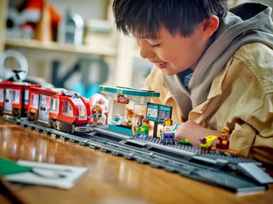 LEGO City Spårvagn och station 60423