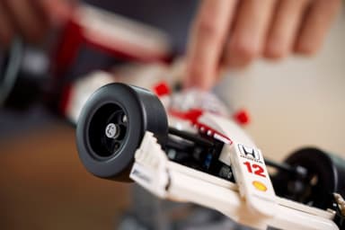 LEGO Icons McLaren MP4/4 & Ayrton Senna 10330
