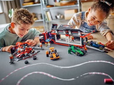 LEGO City F1 förare med McLaren racerbil 60442