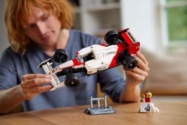LEGO Icons McLaren MP4/4 & Ayrton Senna 10330