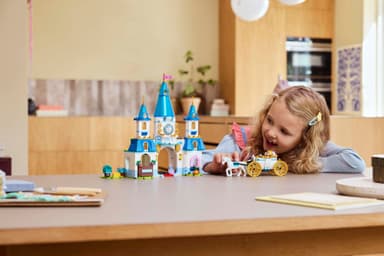 LEGO Disney Princess Askungens slott och häst med vagn 43275