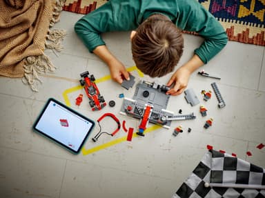 LEGO City F1 depåstopp & depåteam med Ferrari bil 60443