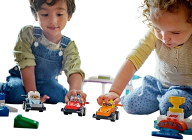LEGO DUPLO Town F1 Team – racerbilar och förare 10445