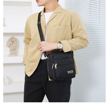 Crossbody-väska i Nylon för Män Fyra dragkedjor