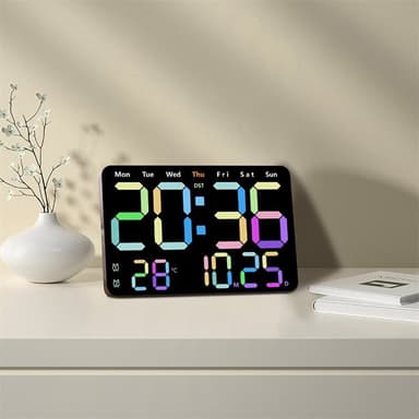 Digital bordsklocka med stora LED-siffror och multifunktionell display