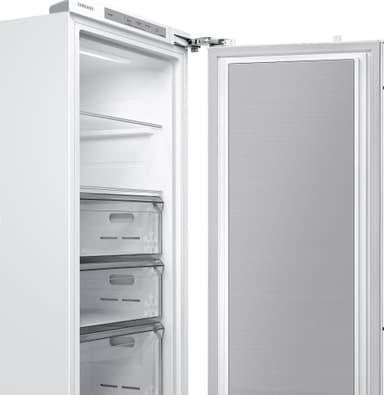 Samsung Frysskåp BRZ22720DWW (integrerad)