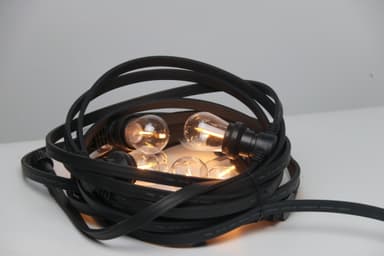LY Sweden Premium ljusslinga utomhus platt kabel - 100m med 100 st utbytbara E27 lampor