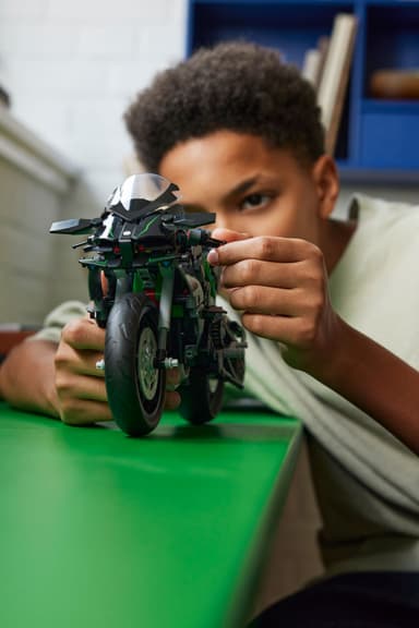 LEGO Technic Kawasaki Ninja H2R Motorcykel 42170