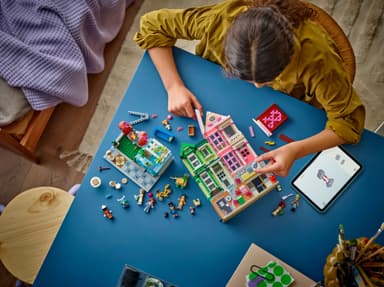 LEGO Friends Heartlake Citys lägenheter och butiker 42670