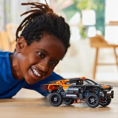 LEGO Technic NEOM McLaren Extreme E racerbil 42166
