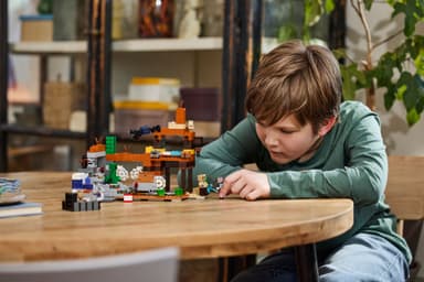 LEGO Minecraft Gruvschaktet i stenöknen 21263