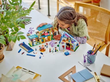 LEGO Friends Ollys och Paisleys familjehus 42620