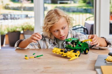 LEGO Technic John Deere 9700 Forage Harvester 42168