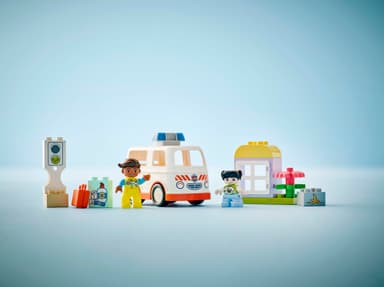 LEGO DUPLO Town Ambulans och förare 10447