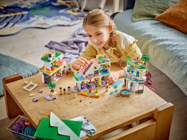 LEGO Friends Heartlake Citys shoppingcenter 42604