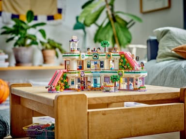 LEGO Friends Heartlake Citys shoppingcenter 42604