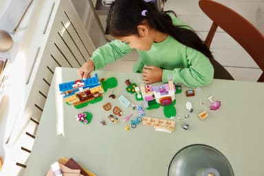 LEGO Animal Crossing Nook's Cranny & huset där Rosie bor 77050