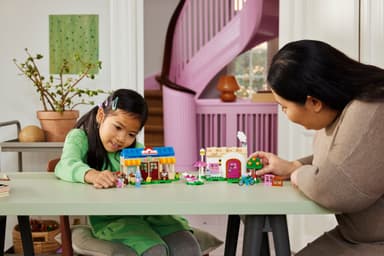 LEGO Animal Crossing Nook's Cranny & huset där Rosie bor 77050