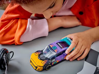 LEGO Speed Champions NASCAR Next Gen Chevrolet Camaro ZL1 76935