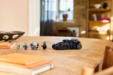 LEGO DC Batman Batmans Tumbler mot Two-Face & Jokern 76303