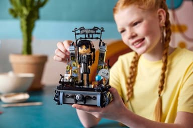 LEGO Wednesday Wednesday Addams figur 76780