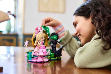 LEGO Wicked Elphaba & Glinda 75682