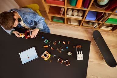LEGO Minecraft Byanfall med gastballong 21273