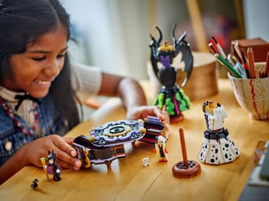 LEGO Disney Maleficents och Cruella De Vils klänningar 43262