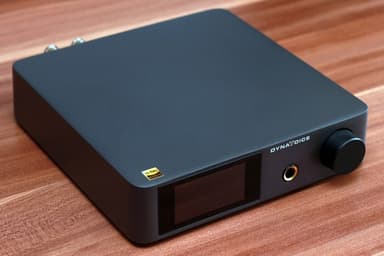 Dynavoice CA802BT förstärkare med Bluetooth och subwoofer-utgång