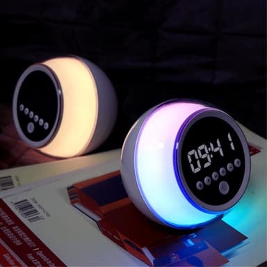 Väckarklocka Bluetooth-högtalare Dimbar FM-radio timerfunktion