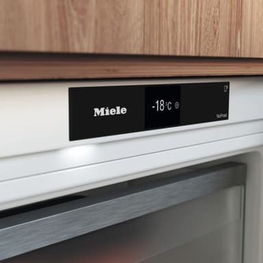 Miele Frysskåp FNUS 7040 D (Integrerat)