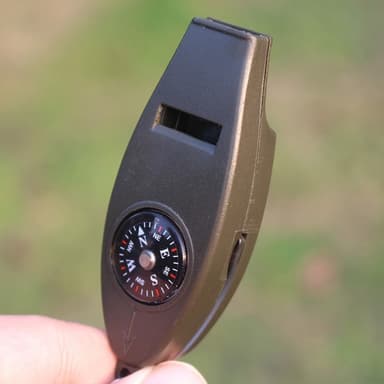 Multifunktion 4 i 1 Visselpipa Kompass Förstoringsglas Termometer