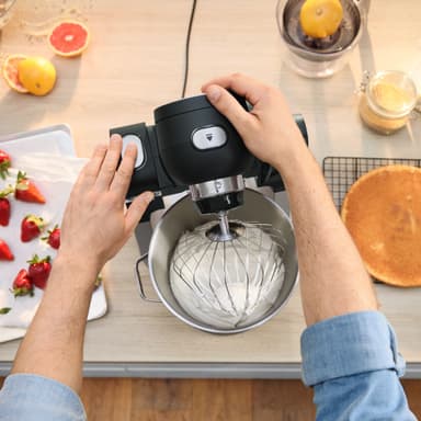 Bosch Series 6 köksmaskin MUMS6ZS18 (svart)