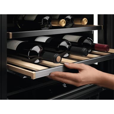 Electrolux Vinförvaring Serie 800 Vinkyl EWUS040B8B (Integrerad)