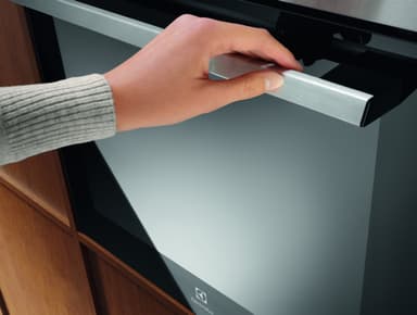 Electrolux Serie 500 Inbyggnadsugn EOB105X (rostfri)