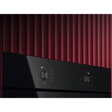 AEG Serie 5000 Inbyggnadsugn TU5AB10SCK (svart)