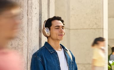 JBL Tour One M3 trådlösa around ear-hörlurar (latte)