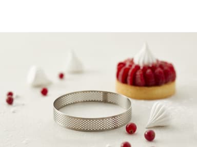 Blomsterbergs Flan ring with holes Dia. 8 x 2 cm Steel