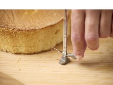 Blomsterbergs Adjustable cake leveller Latte
