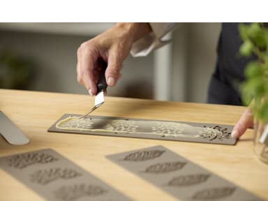 Blomsterbergs Leaf Tuile mould Latte