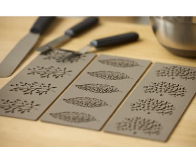 Blomsterbergs Leaf Tuile mould Latte