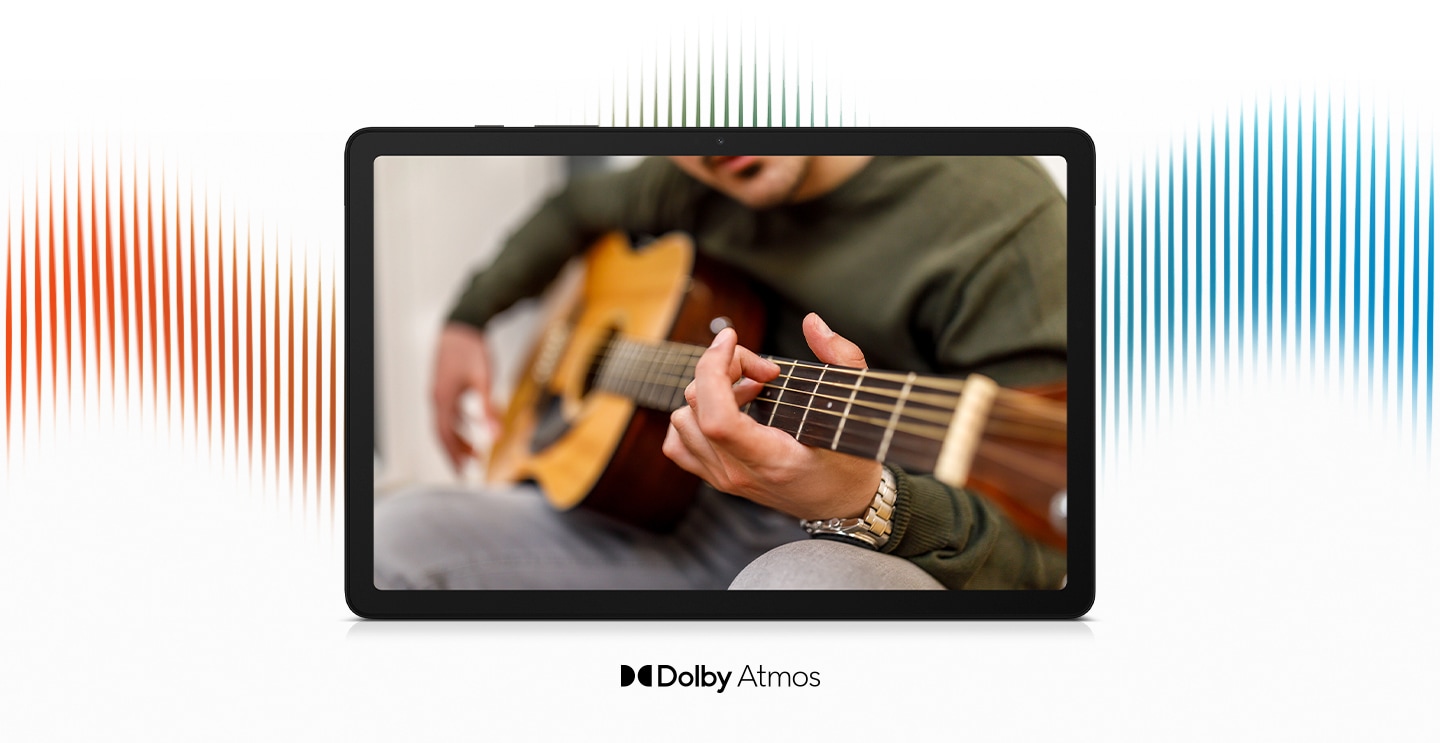 En person som spelar gitarr på skärmen på en Galaxy Tab A9