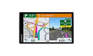 Garmin GPS för bil med två olika vyer på displayen.