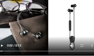 Bild från video om Audiofly på svarta in-ear hörlurar med sladd, modellen AF56W.