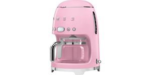 Rosa kaffebryggare från Smeg i 50-tals stil.