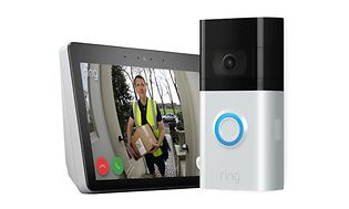 Ring dörrklocka med en Alexa enhet med en bildskärm som visar vy från en ingång.