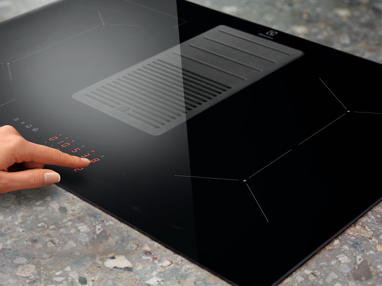 Product image on Electrolux vented kitchen hob display on