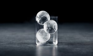 MDA-Fridges-LG Craft Ice-Three round ice cubes