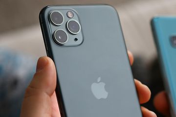 iPhone och Samsung Galaxy som jämförs